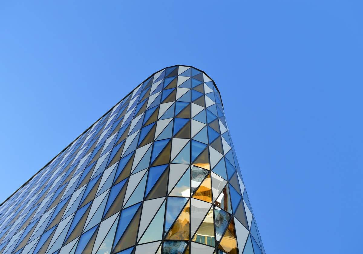 推特一页讲义：主题镜头选择带来什么偏向，做法把结论降到“可能”